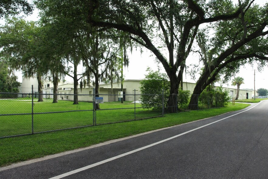 More Photos Of 2600 Industrial St, Leesburg Manufacturing For Lease
