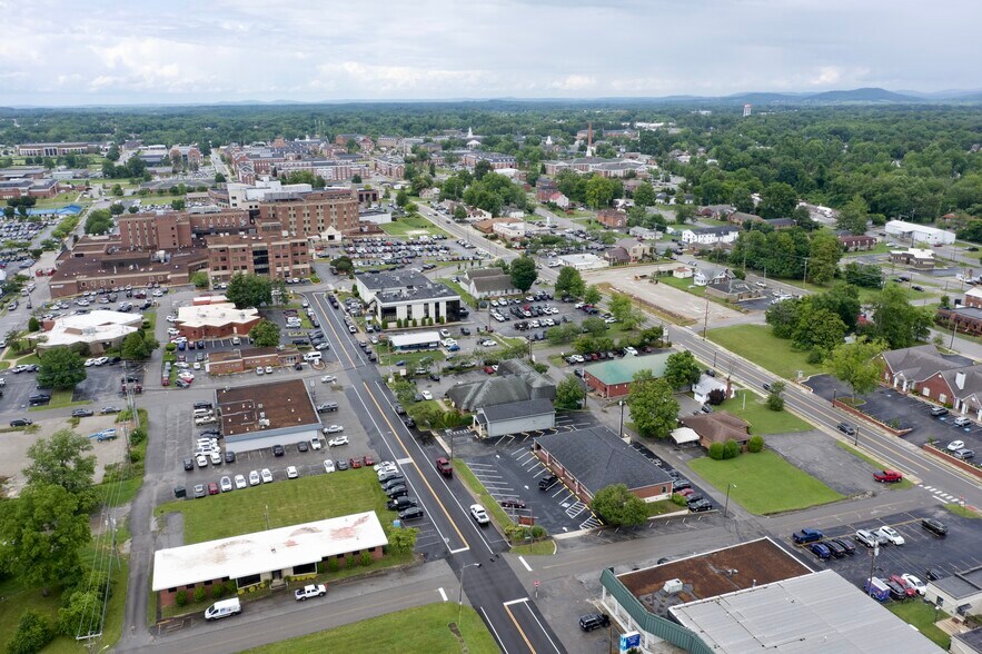 More Photos Of 201 N Oak Ave, Cookeville Medical For Lease