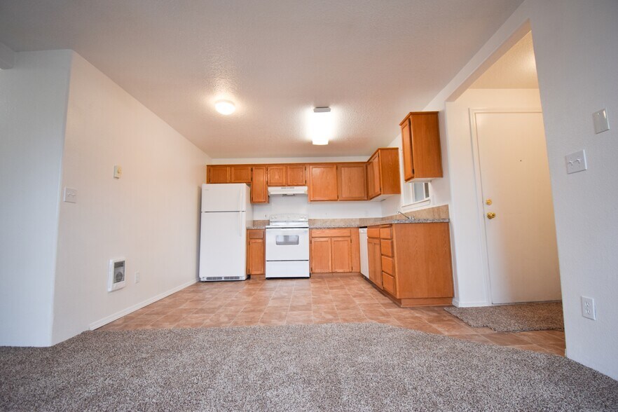 More Photos Of 8824-8828 SE Flavel St, Portland Apartments For Sale