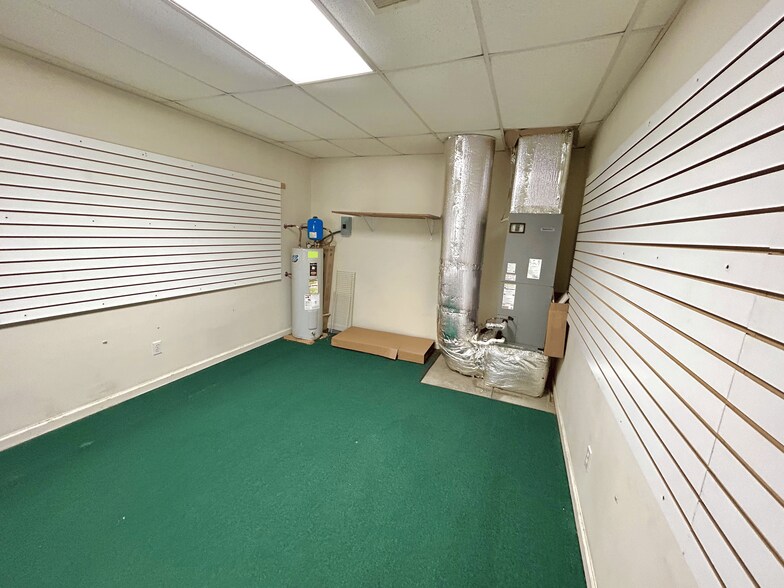 More Photos Of 1370 S Dixie St, Horse Cave Warehouse For Sale