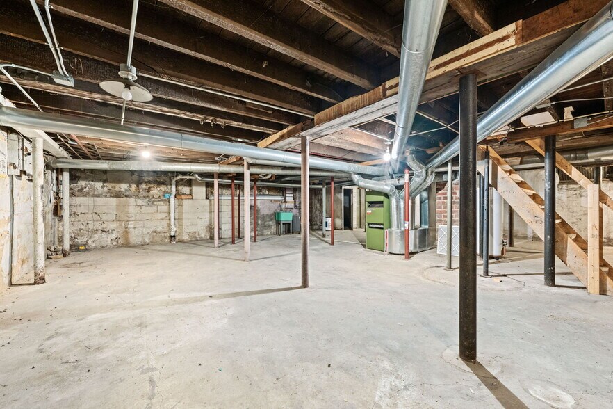 More Photos Of 28916 Euclid Ave, Wickliffe Office For Sale