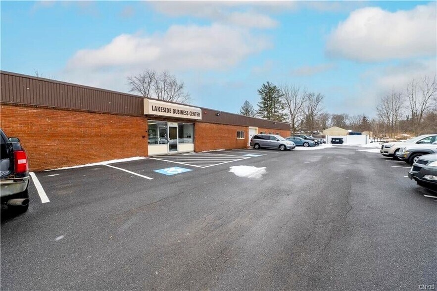More Photos Of 314 Lakeside Rd, Solvay Light Distribution For Sale