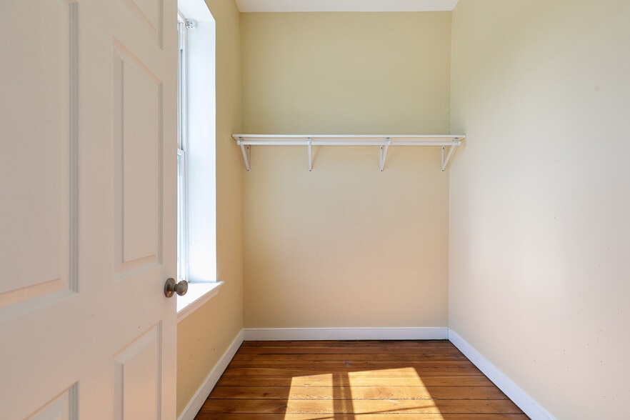 More Photos Of 618 N 1st St, Richmond Storefront Retail Residential For Sale