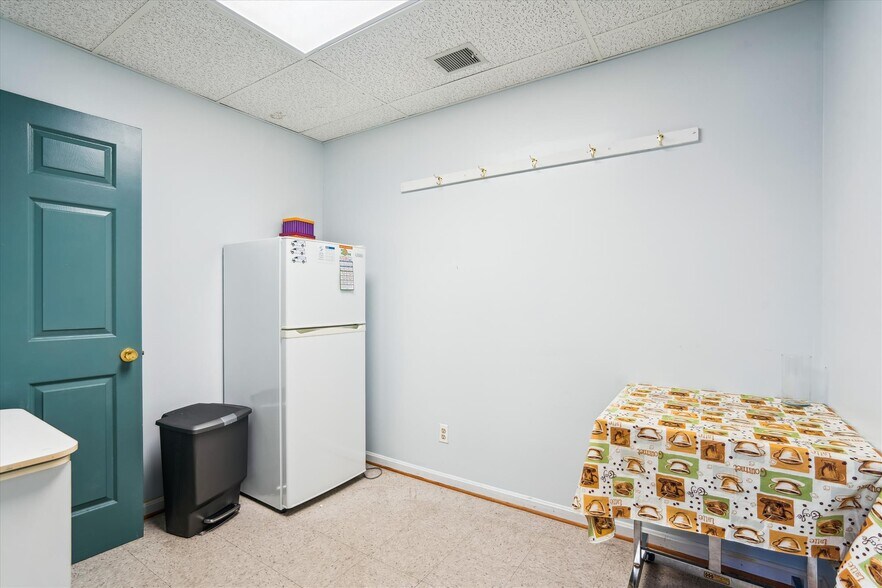 More Photos Of 14333 Laurel Bowie Rd, Laurel Medical For Sale