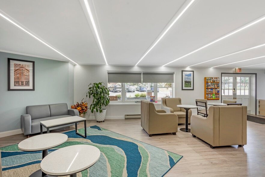 More Photos Of 170 Eastbrook Rd, Smoketown Hotel For Sale