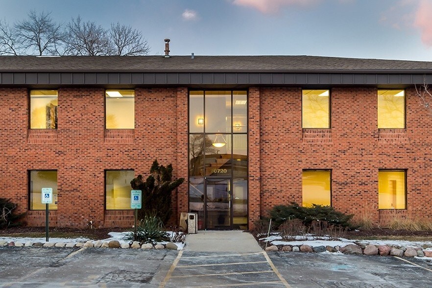 More Photos Of 20700 Watertown Rd, Waukesha Unknown For Lease