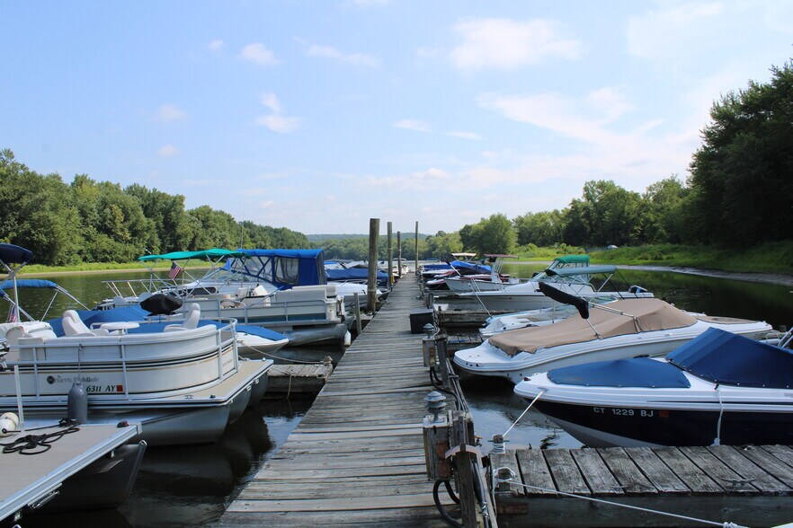 More Photos Of 674 Main St, Portland Marina For Sale