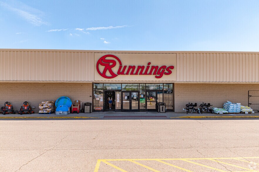 More Photos Of 2-20 Northpoint Dr, Streator General Retail For Sale