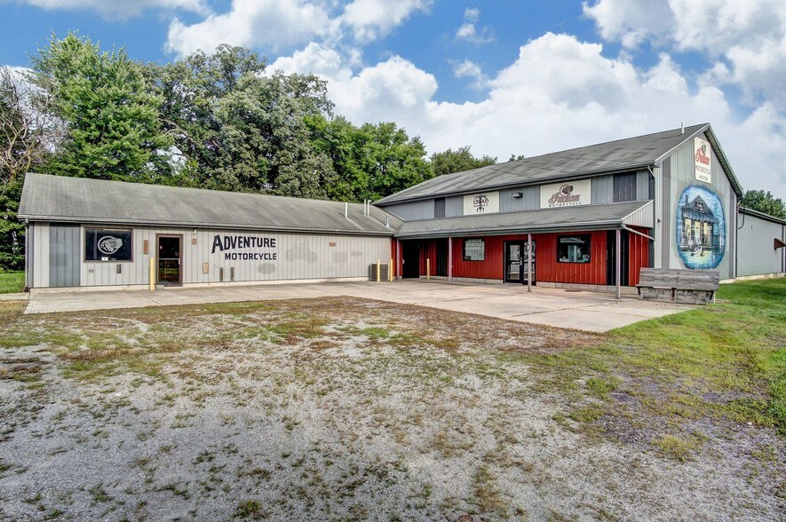 More Photos Of 20660 W Bowling Green Road, Weston Auto Repair For Lease