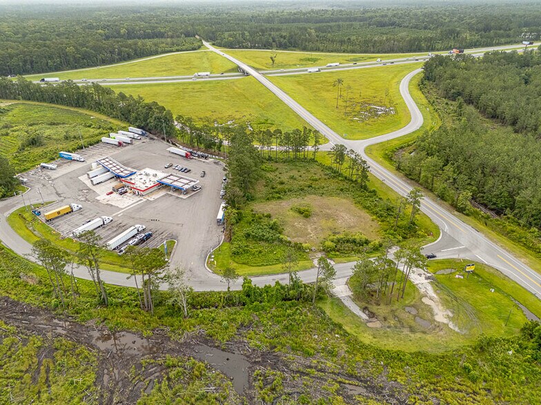 More Photos Of 2100 E 10th St, Woodbine Land For Sale