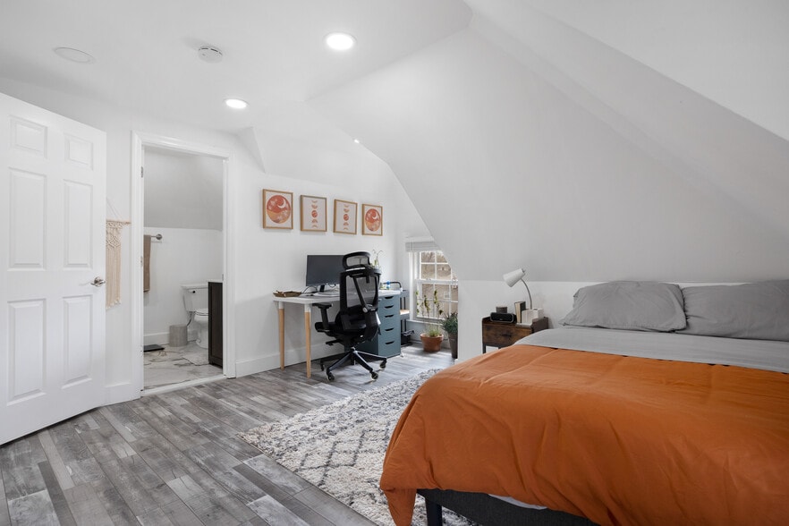 More Photos Of 969 Broad St, Bloomfield Office For Sale
