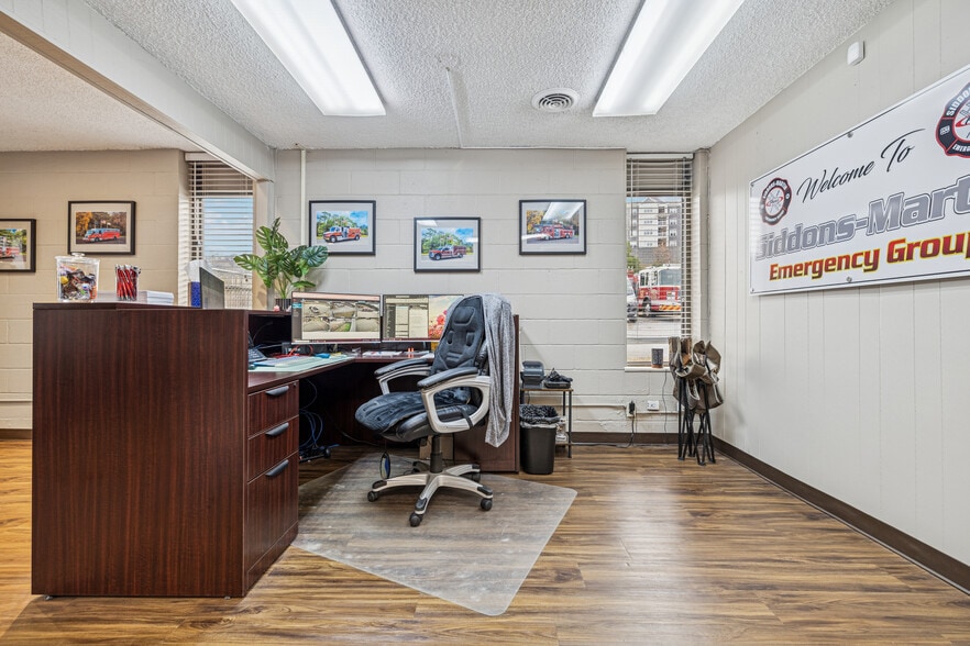 More Photos Of 3502 Dickerson Pike, Nashville Flex For Sale