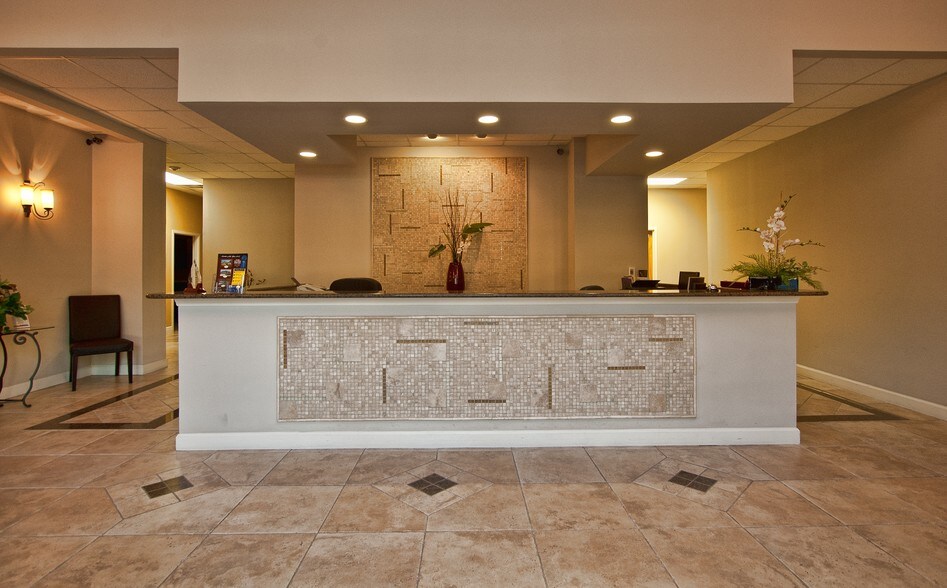 Primary Photo Of 2801-2803 S Bay St, Eustis Loft Creative Space For Lease