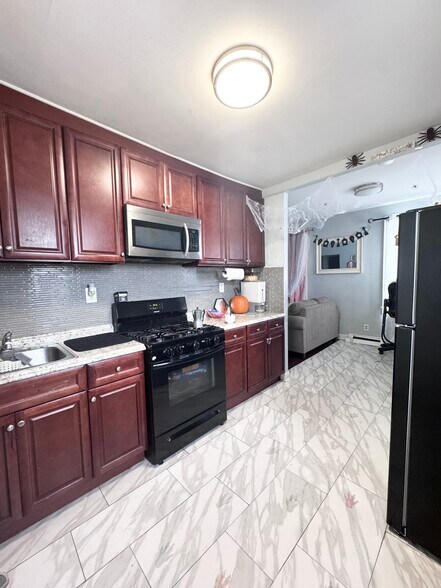 More Photos Of 17 Green Ct, Lodi Apartments For Sale