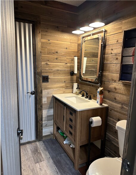 More Photos Of 735 Park St, Castle Rock Flex For Sale