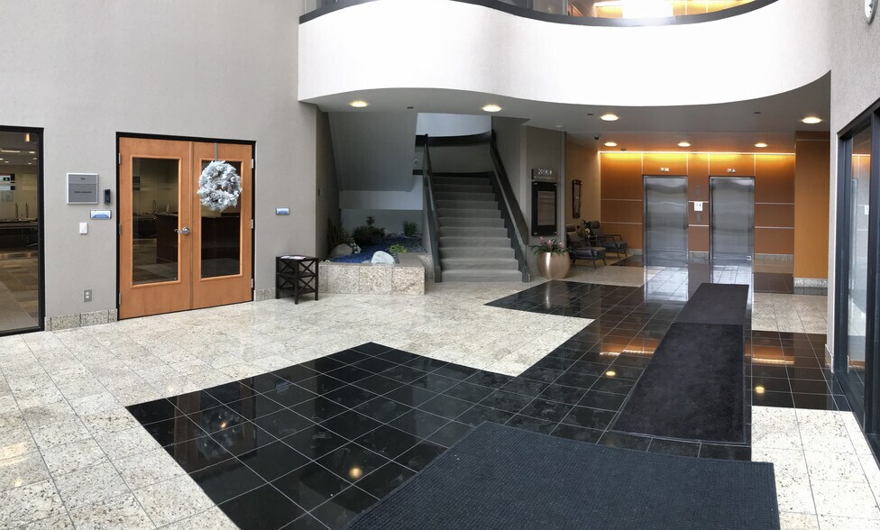 More Photos Of 300 W Wilson Bridge Rd, Worthington Office For Lease