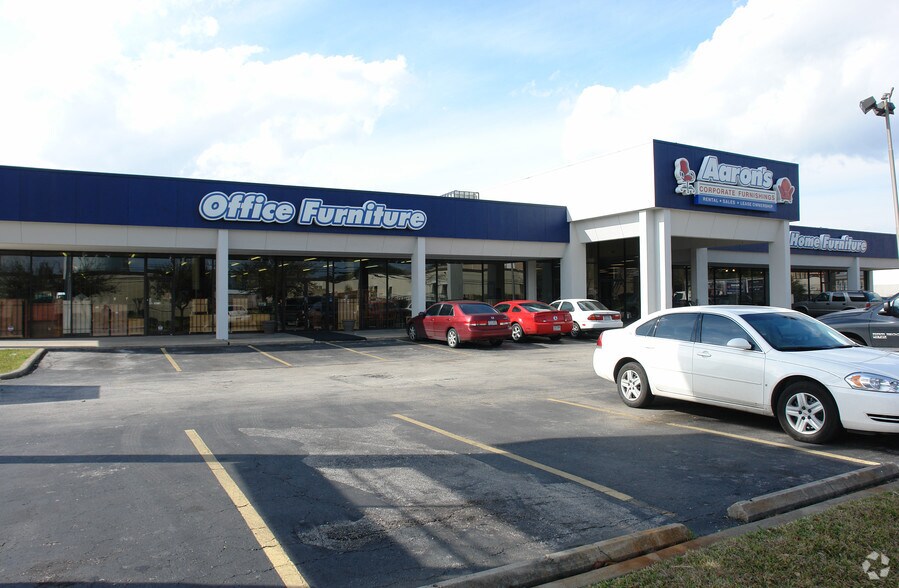 Primary Photo Of 3226 Hillcroft St, Houston Freestanding For Sale