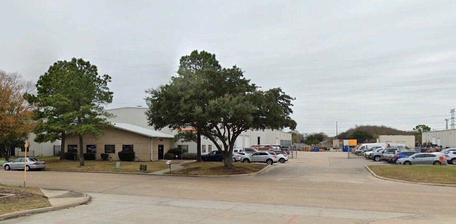 Primary Photo Of 7614 Bluff Point Dr, Houston Warehouse For Lease