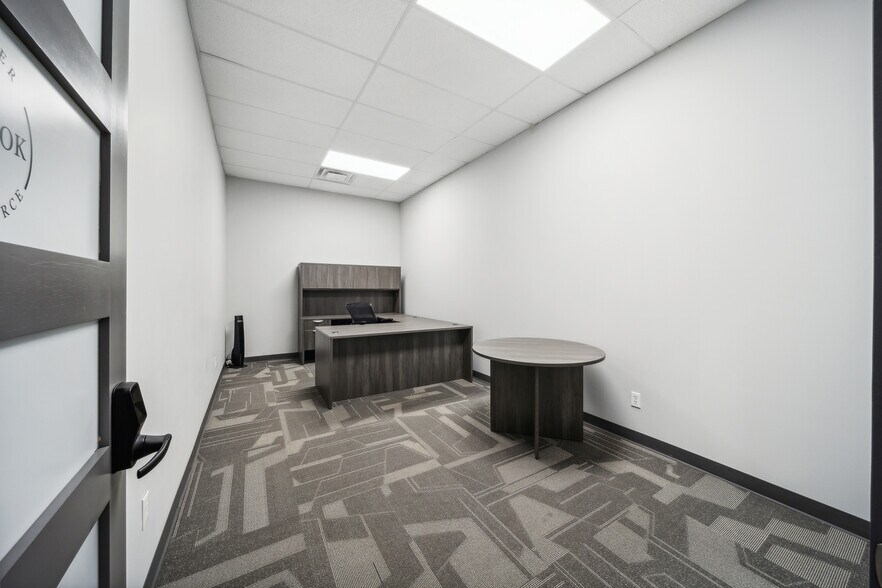 More Photos Of 219 E Rogers Blvd, Skiatook Storefront Retail Office For Sale