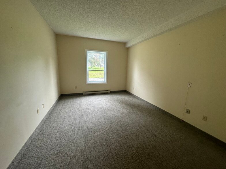 More Photos Of 725 Gibralter St, Norfolk Flex For Sale