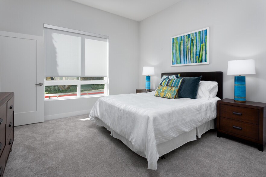 More Photos Of 185 S State College Blvd, Brea Apartments For Lease