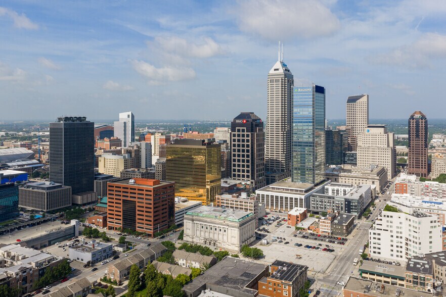 More Photos Of 222 N Alabama St, Indianapolis Office For Sale