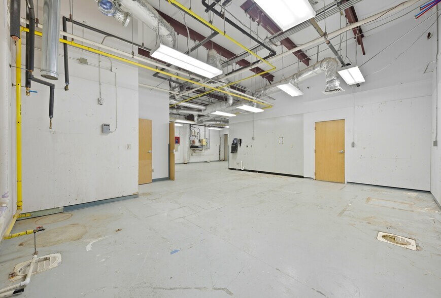 More Photos Of 508-514 Canterbury Rd, Kings Mountain Flex For Sale