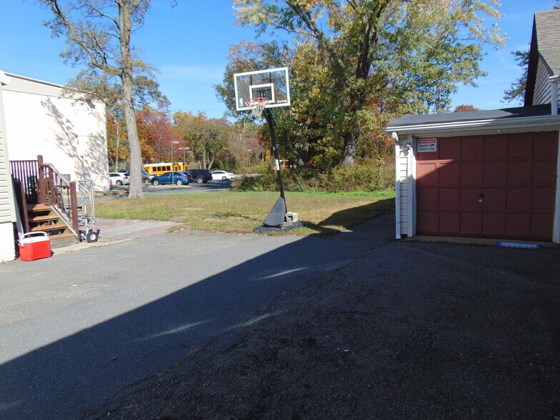 More Photos Of 32a Old Matawan Rd, Old Bridge Storefront Retail Office For Lease