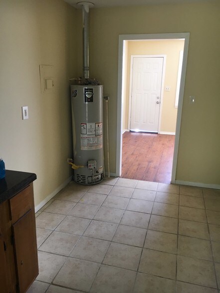 More Photos Of 596 S Danny Thomas Blvd, Memphis Apartments For Sale