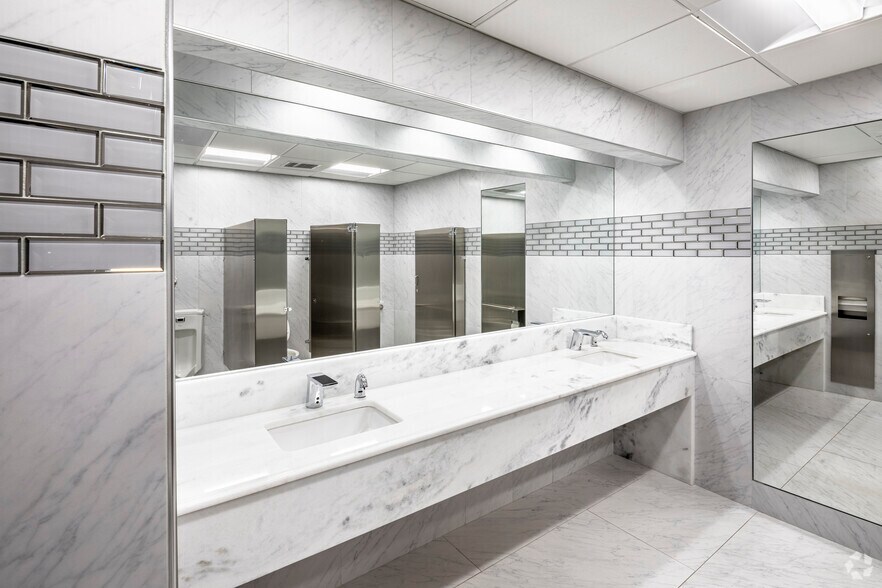 More Photos Of 13000 Harbor Center Dr, Woodbridge Office For Lease