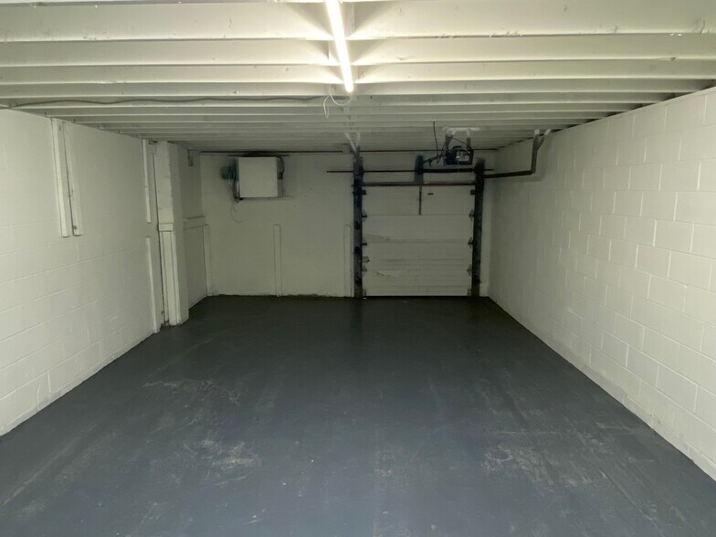 More Photos Of 1400 St Paul St, Rochester Showroom For Sale