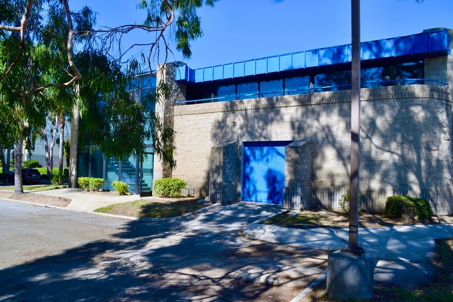 More Photos Of 9233 Charles Smith Ave, Rancho Cucamonga Flex For Lease