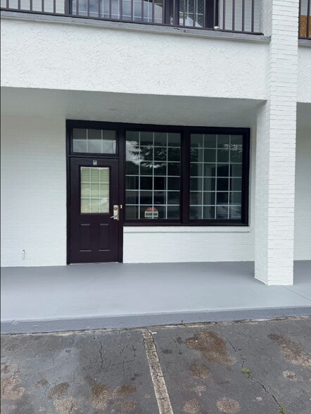 More Photos Of 6254 Memorial Dr, Stone Mountain Storefront Retail Office For Lease