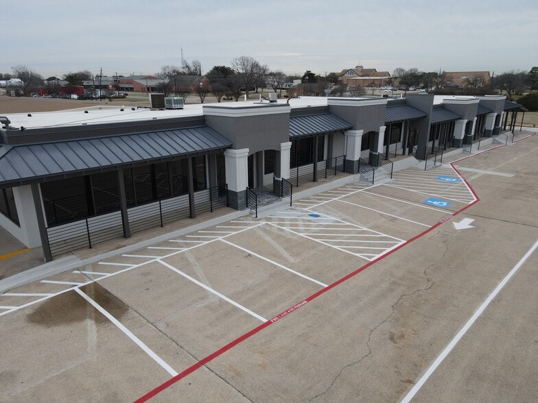 More Photos Of 202 W Center St, Duncanville Freestanding For Lease