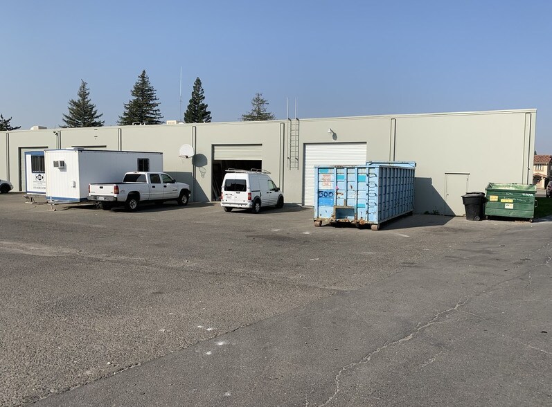 More Photos Of 11290 Trade Center Dr, Rancho Cordova Warehouse For Lease