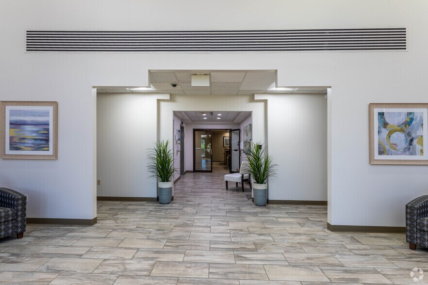 More Photos Of 4031 Colonel Glenn Hwy, Dayton Office For Sale