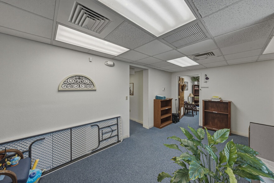 More Photos Of 215 Mary Reckeweg Way, Bartow Office For Sale