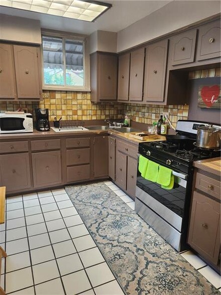 More Photos Of 2827 California Ave, Pittsburgh Storefront Retail Residential For Sale