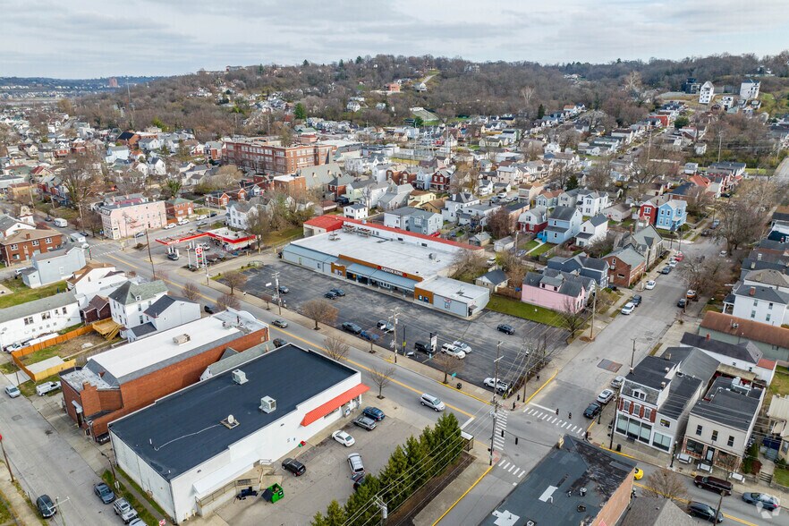 More Photos Of 118 6th Ave, Dayton Supermarket For Lease