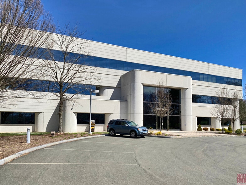 More Photos Of 200 Day Hill Rd, Windsor Office For Lease