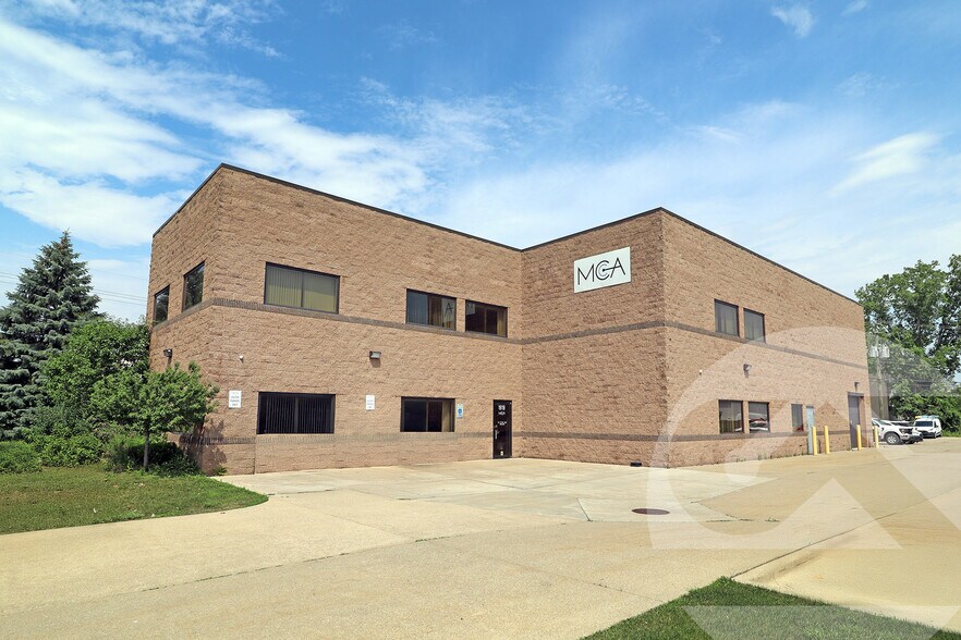 Primary Photo Of 1919 Birchwood Dr, Troy Office For Sale