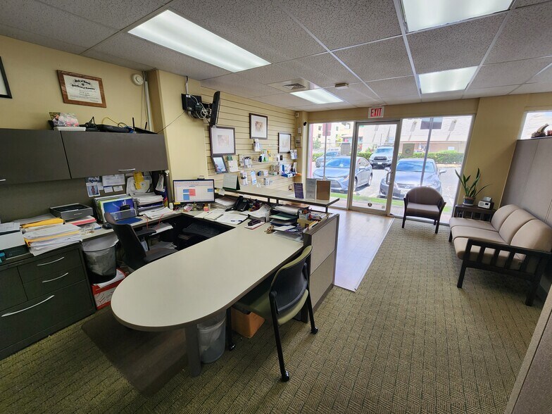 More Photos Of 1449 S Beretania St, Honolulu Parking Garage For Lease