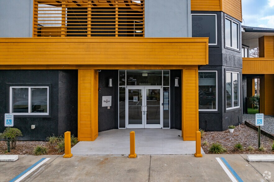 More Photos Of 1991-1993 Industrial Dr, Deland Office For Sale