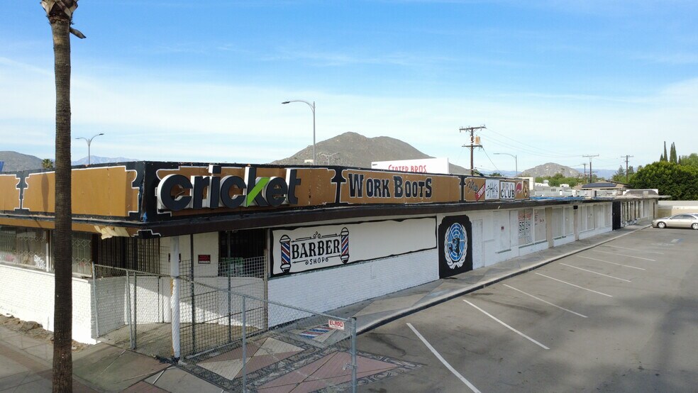 More Photos Of , Jurupa Valley General Retail For Sale