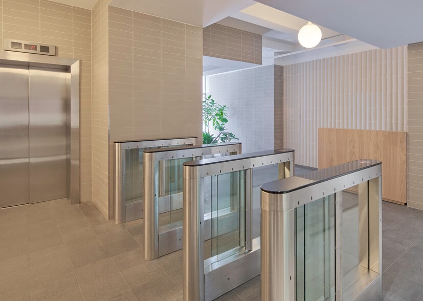 More Photos Of 20 Jay St, Brooklyn Loft Creative Space For Lease