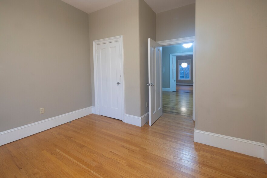 More Photos Of 179 Main St, Beacon Storefront Retail Residential For Sale