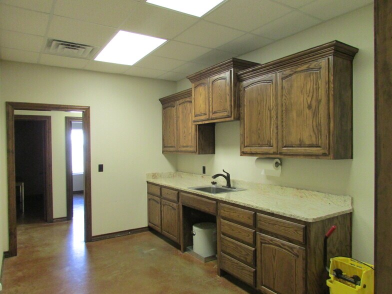 More Photos Of 1404 W Interstate 20, Odessa Warehouse For Sale
