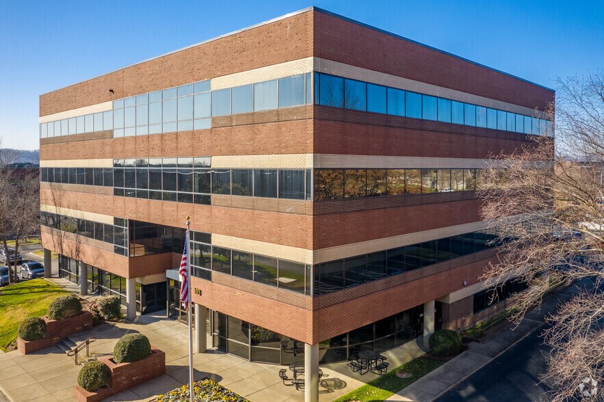 More Photos Of 103 Continental Pl, Brentwood Serviced Offices For Lease