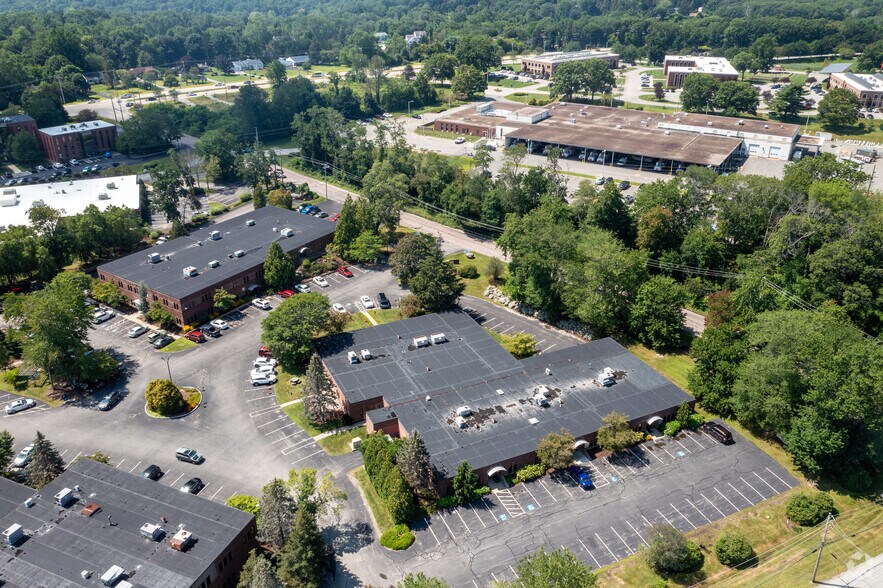 More Photos Of 6 Blackstone Valley Pl, Lincoln Medical For Sale