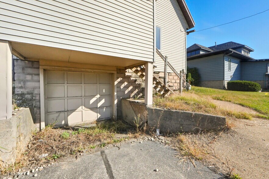 More Photos Of 1804 E Center St, Warsaw Loft Creative Space For Sale